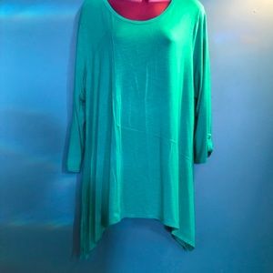 CLEARANCE— GREEN TUNIC- Emerald w/Sharkbite Hem